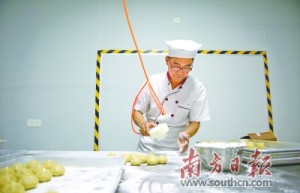 36年前的手工月饼什么味道？这位老点心师没忘