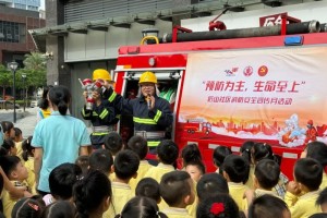 中山市西区街道： “橄榄绿” 增彩 “志愿红”